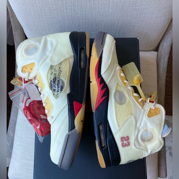 Air Jordan 5 Retro - Picture 4 of 7